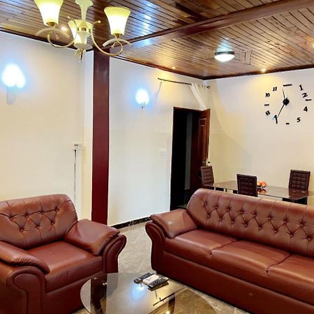 Studio Meuble Haut Standing Jouvence Yaounde Luaran gambar