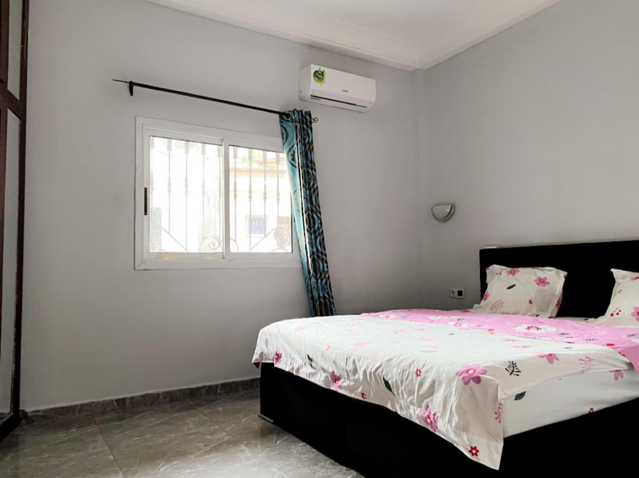 Studio Meuble Haut Standing Jouvence Yaounde Luaran gambar