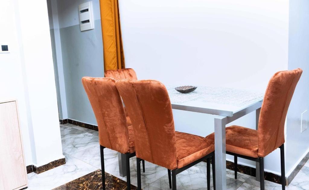 Studio Meuble Haut Standing Jouvence Yaounde Luaran gambar