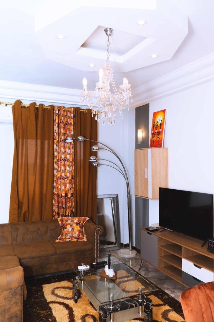 Studio Meuble Haut Standing Jouvence Yaounde Luaran gambar