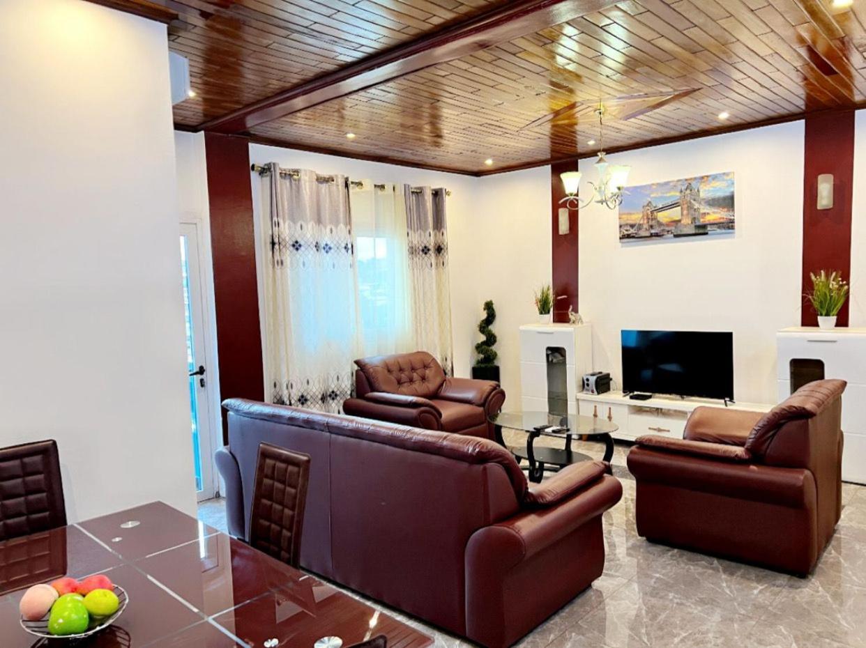 Studio Meuble Haut Standing Jouvence Yaounde Luaran gambar
