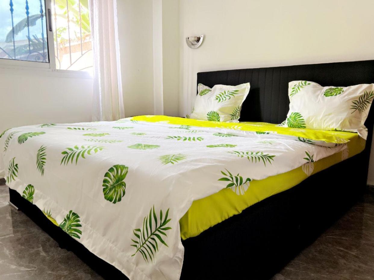 Studio Meuble Haut Standing Jouvence Yaounde Luaran gambar